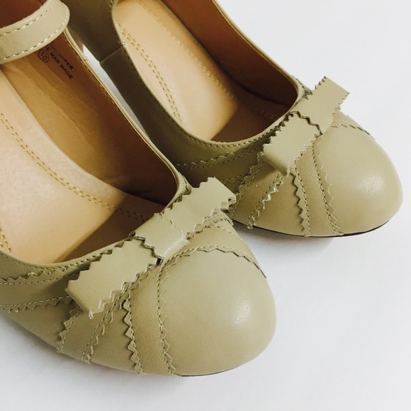 Size 10 Tan Retro Pinup Mary Jane Heels Classics - Picture 2 of 7